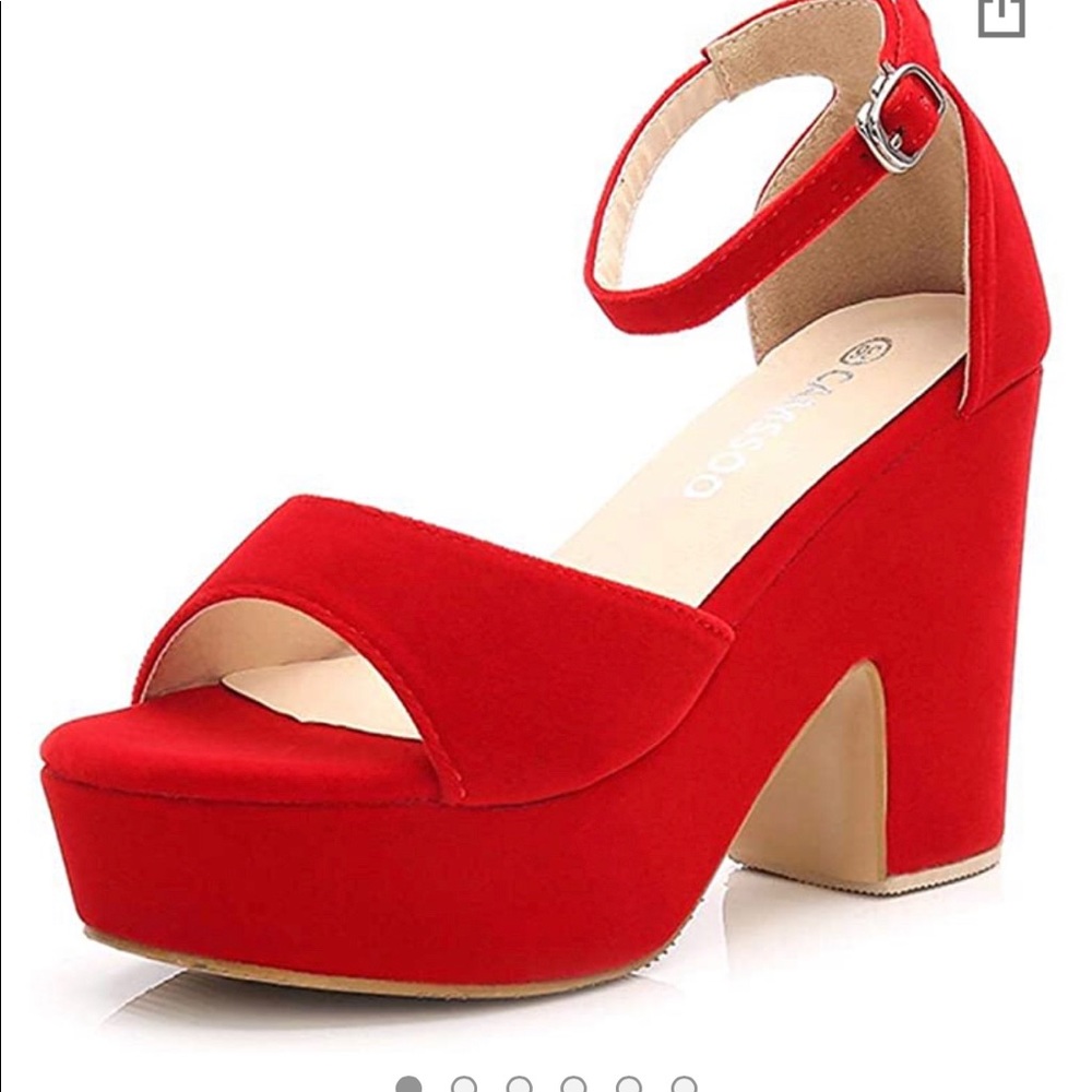 Chunky platform sandals 👡